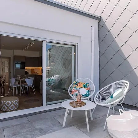 Apartamento Casiola - Stunning Seafront Apartment *