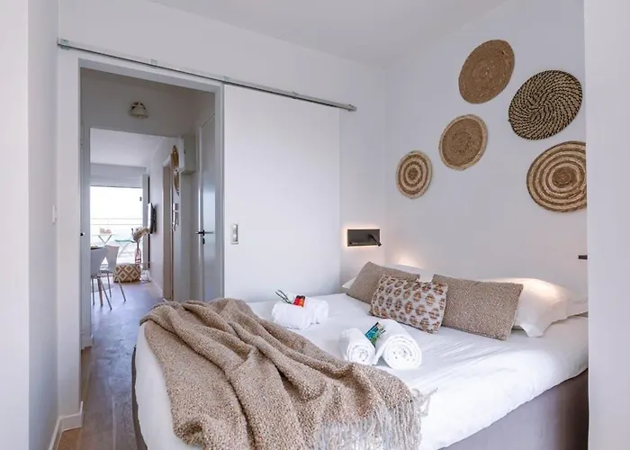 Casiola - Stunning Seafront Apartment Apartamento *