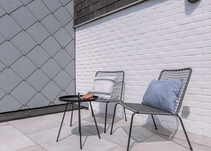 Casiola - Stunning Seafront Apartment