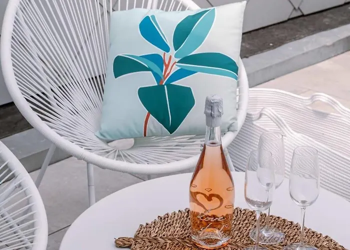 Casiola - Stunning Seafront Apartment Apartamento *